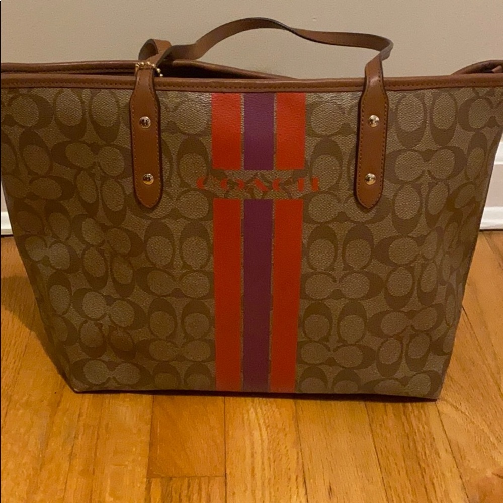 Coach signature varsity stripe tote